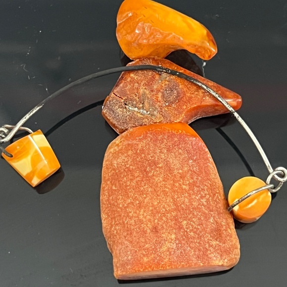 Vintage Butterscotch Baltic Amber Figurine Stone Big from EXPO'67 Montreal 27 g - Picture 10 of 17